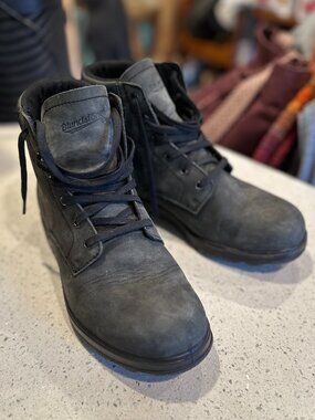 Blundstones Size 9 women Dark Grey leather